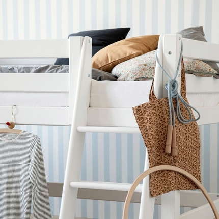 Hoppekids Halbhochbett ECO Luxury & Rutsche, Leiter schräg