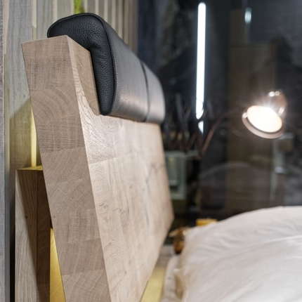 Voglauer Bett Valpin mit Holzkopfteil gepolstert